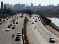 Fiscalização de velocidade média de veículos em SP entra em vigor nesta quarta-feira